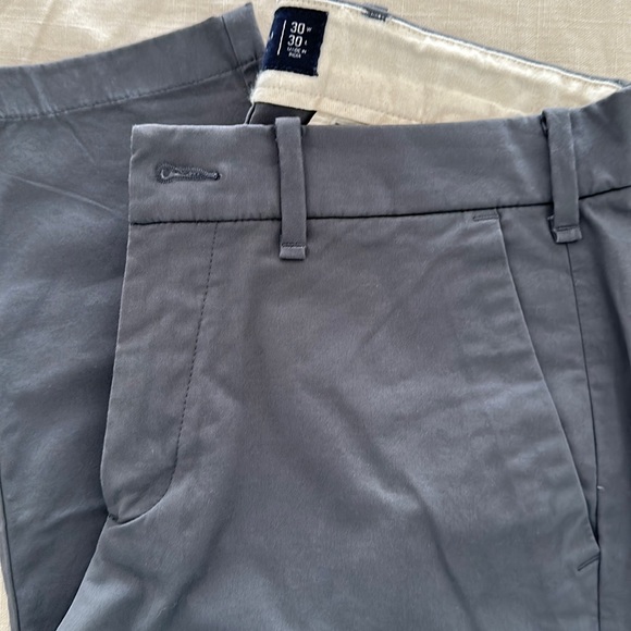 Abercrombie & Fitch - Chino Pants, 30x30 in Dark Gray - Picture 1 of 3